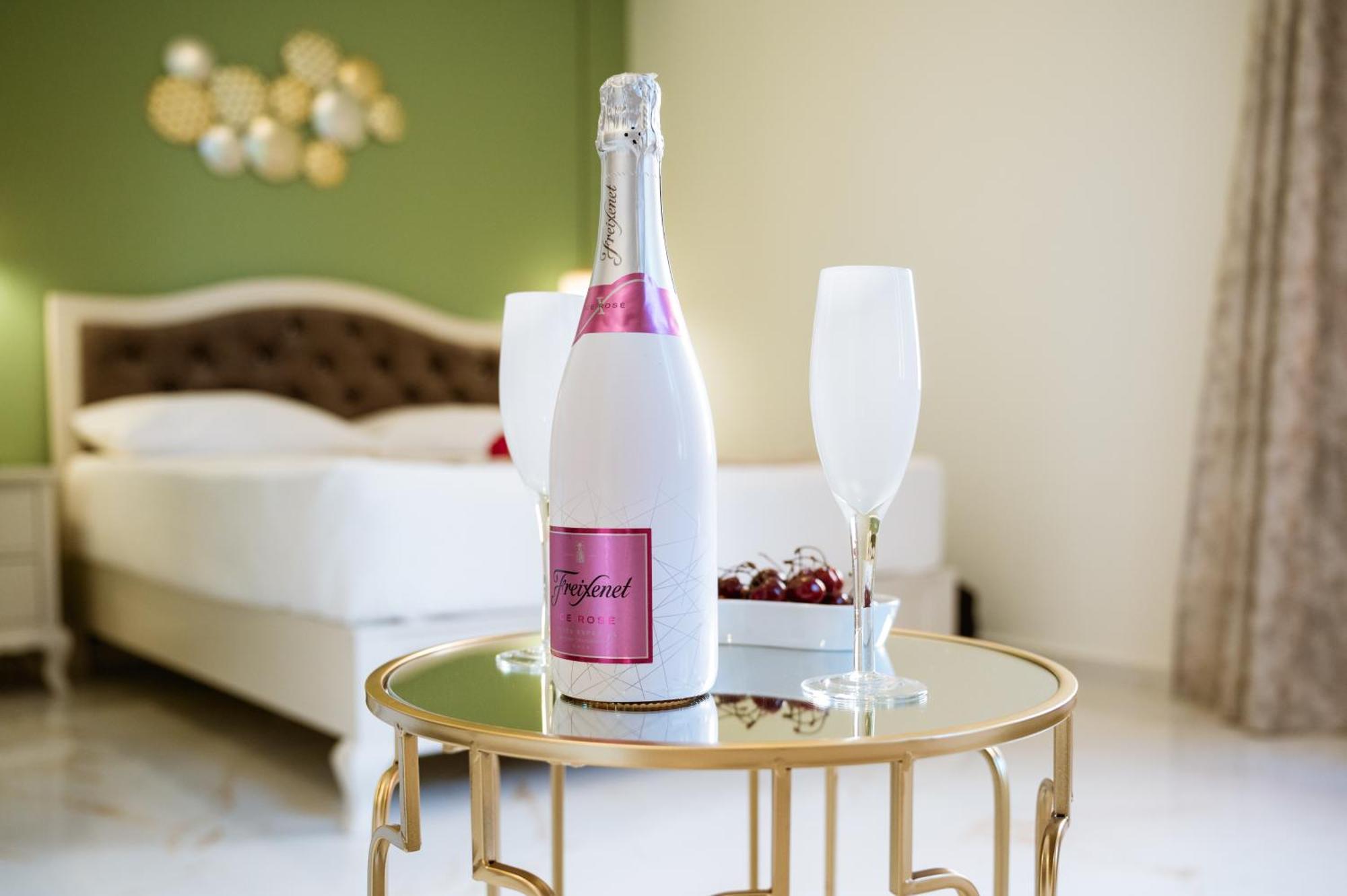 Konmari Boutique Suites Chania  Luaran gambar